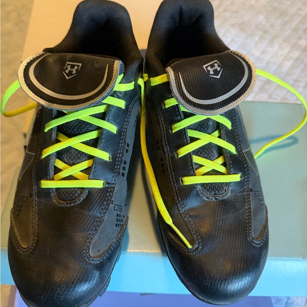 Under Armour Black and Neon Yellow Softball Cleats